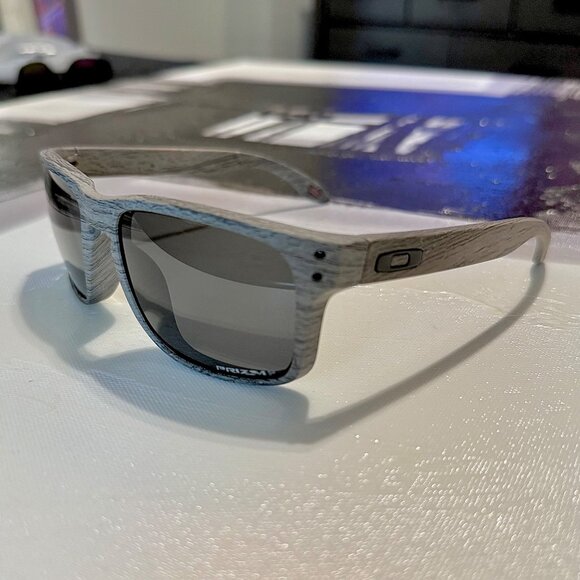 OO9102 Oakley Holbrook Woodgrain Prizm Polarized Sunglasses - Picture 5 of 12